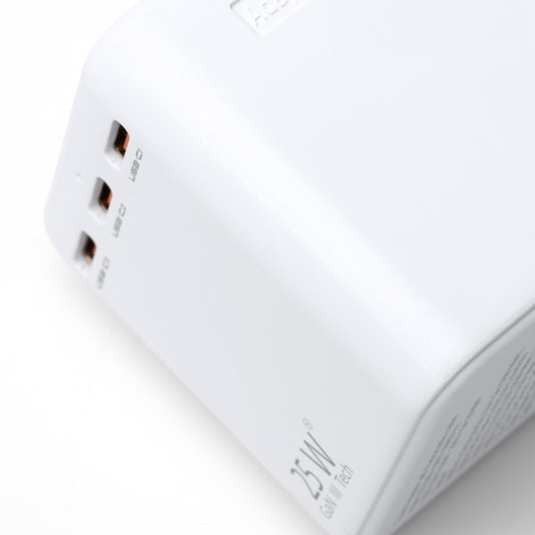 Travel adapter NEXAR