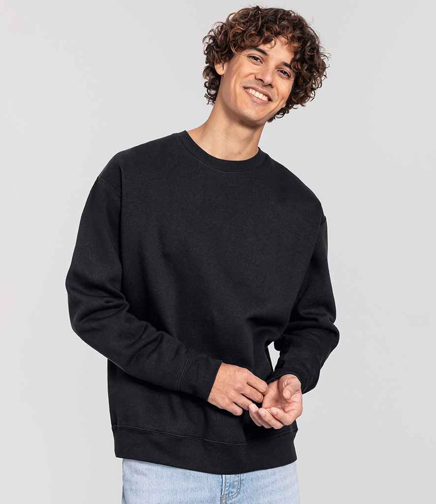 SS151 Athletic Heather Model