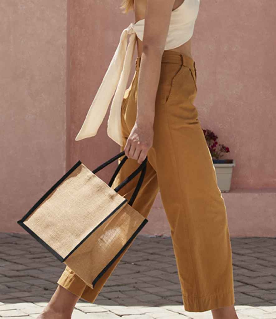 W473 Black/Black Front
